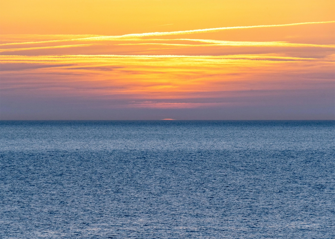 home-sur-mesure-eau-7x5 Eau apaisée aux reflets dorés.